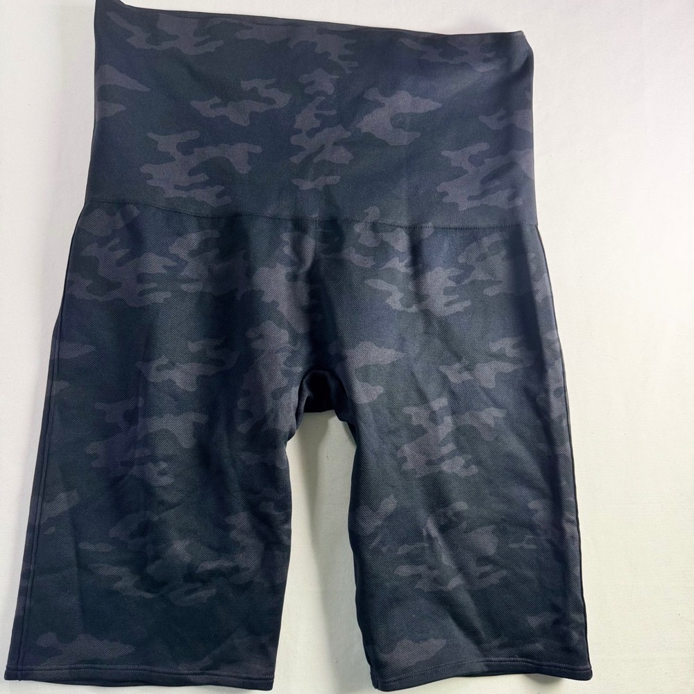 Spanx Bike Shorts Womens 2X Black Camo Look at Me Now High Waisted Plus Size Top